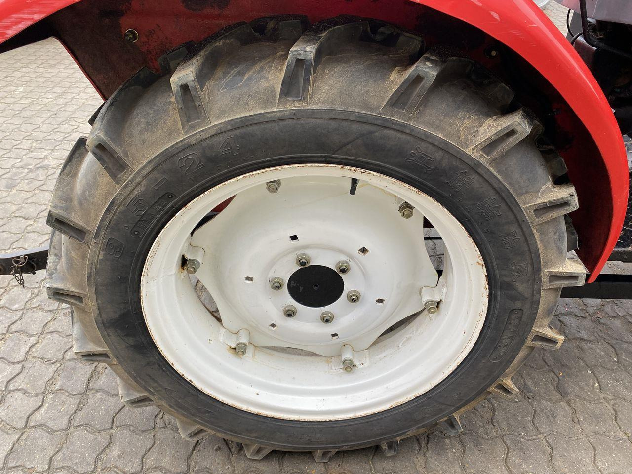 Mali traktor Dong feng DF304: slika 7 Mali traktor Dong feng DF304: slika 7