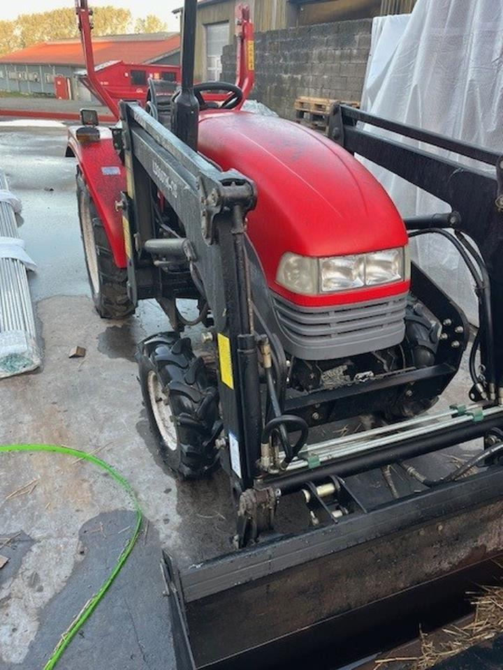 Dong feng DF304 - Mali traktor: slika 1 Dong feng DF304 - Mali traktor: slika 1