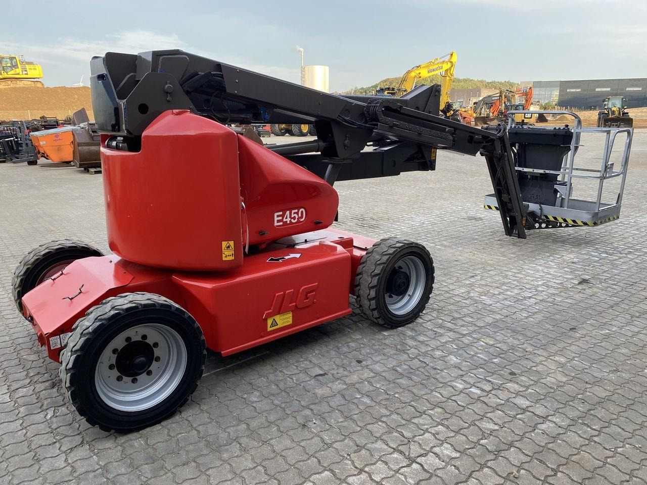 JLG E450AJ - Zglobna platforma: slika 4 JLG E450AJ - Zglobna platforma: slika 4