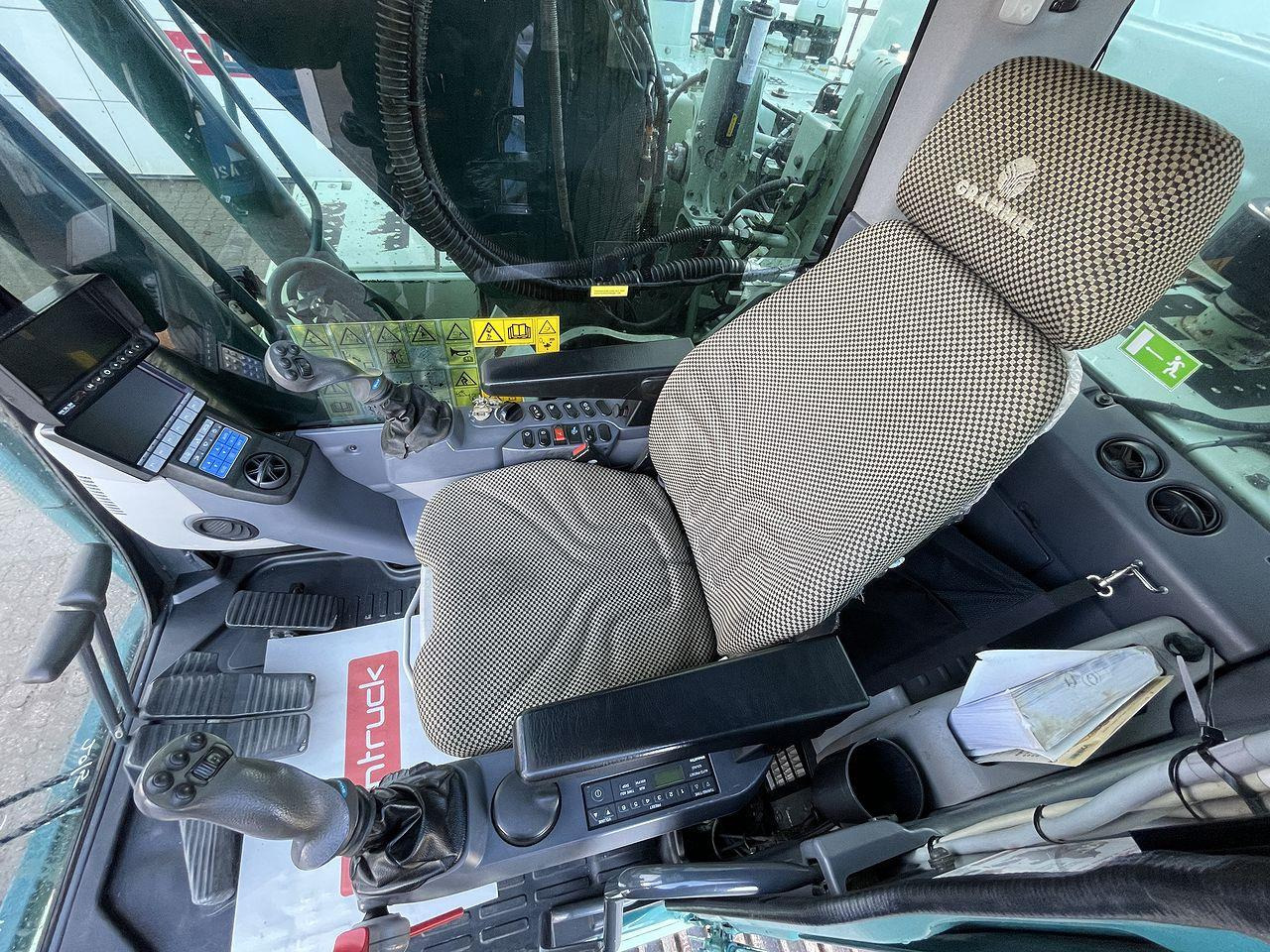 Komatsu PC240LCD-11 - Bager guseničar: slika 3 Komatsu PC240LCD-11 - Bager guseničar: slika 3