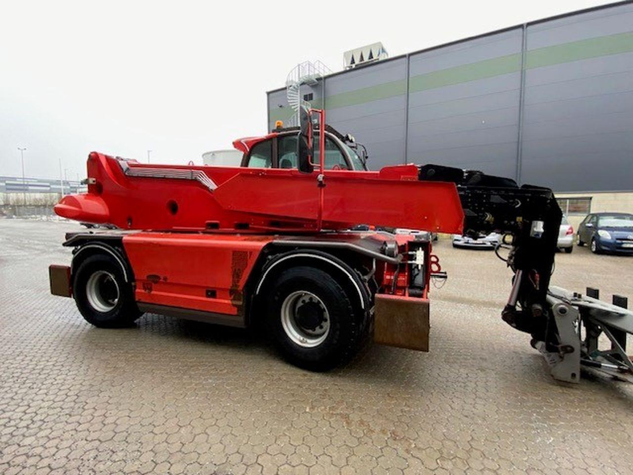 Manitou MRT2470P+ ST4 - Teleskopski upravljač: slika 4 Manitou MRT2470P+ ST4 - Teleskopski upravljač: slika 4