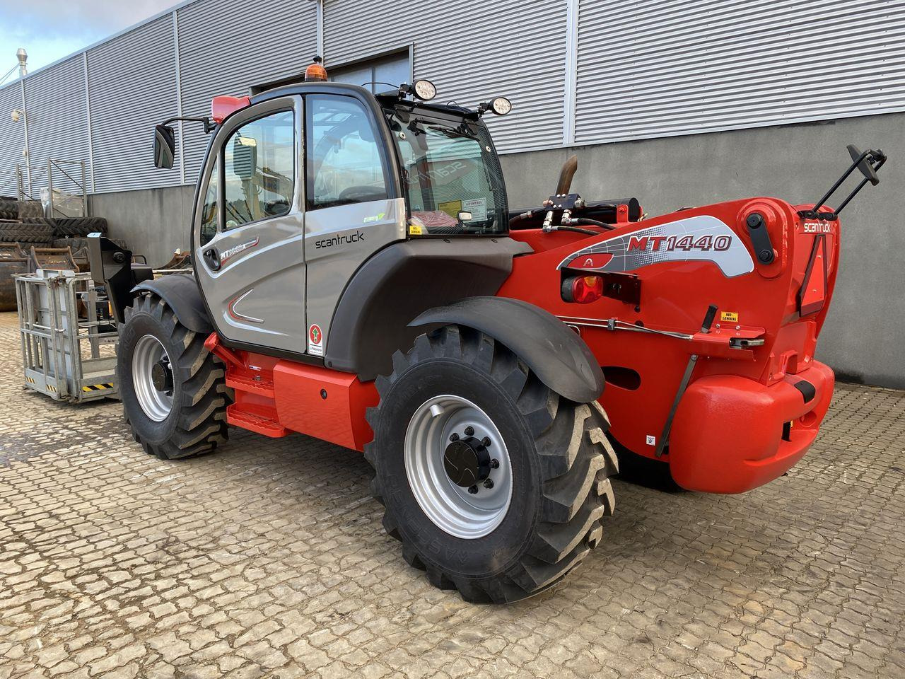 Manitou MT1440A ST3B - Teleskopski upravljač: slika 2 Manitou MT1440A ST3B - Teleskopski upravljač: slika 2