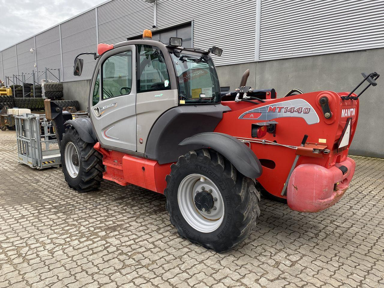 Manitou MT1440A ST3B - Teleskopski upravljač: slika 2 Manitou MT1440A ST3B - Teleskopski upravljač: slika 2