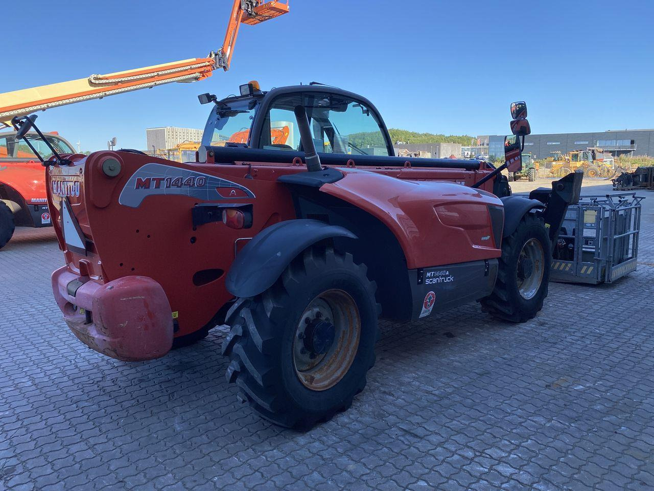 Manitou MT1440A ST3B - Teleskopski upravljač: slika 4 Manitou MT1440A ST3B - Teleskopski upravljač: slika 4