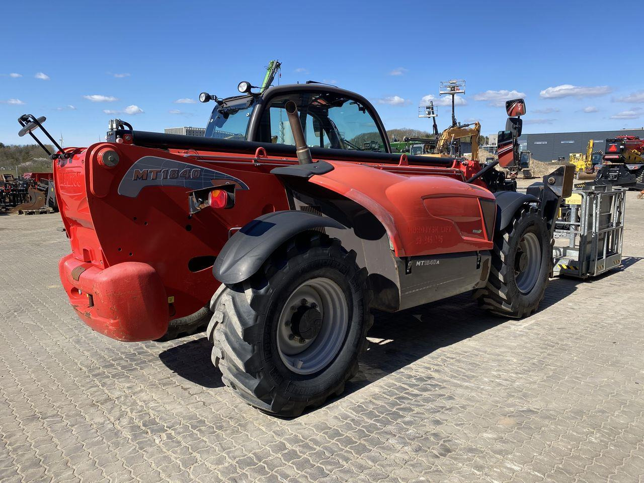 Manitou MT1840A ST3B - Teleskopski upravljač: slika 4 Manitou MT1840A ST3B - Teleskopski upravljač: slika 4