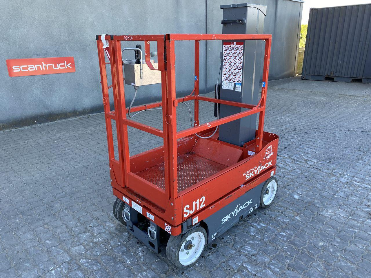 Skyjack SJ12 - Jarbolna penjajuća platforma: slika 1 Skyjack SJ12 - Jarbolna penjajuća platforma: slika 1