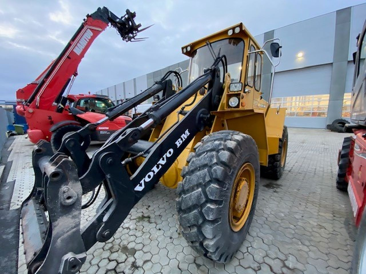 Volvo BM 4300 - Utovarivač točkaš: slika 3 Volvo BM 4300 - Utovarivač točkaš: slika 3