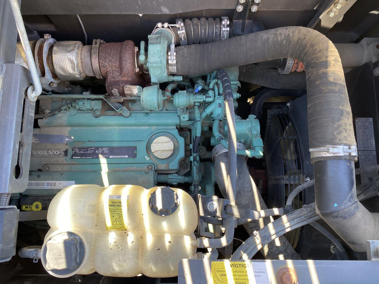 Bager guseničar Volvo ECR145: slika 8