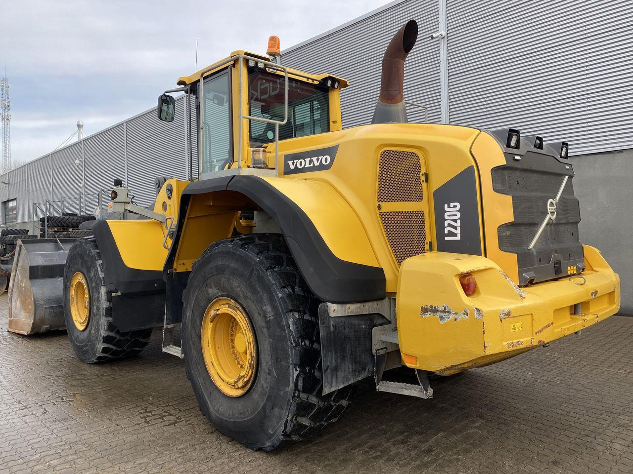 Volvo L220G - Utovarivač točkaš: slika 2 Volvo L220G - Utovarivač točkaš: slika 2