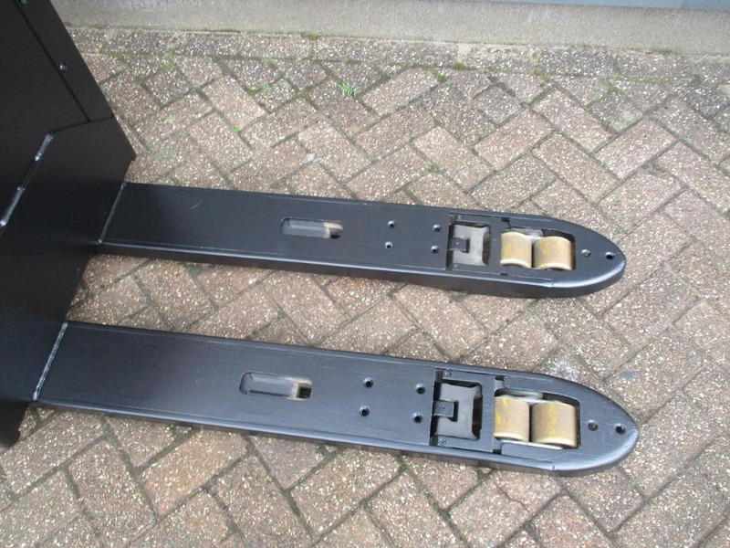 Toyota LPE 200 - Kolica za palete: slika 4 Toyota LPE 200 - Kolica za palete: slika 4