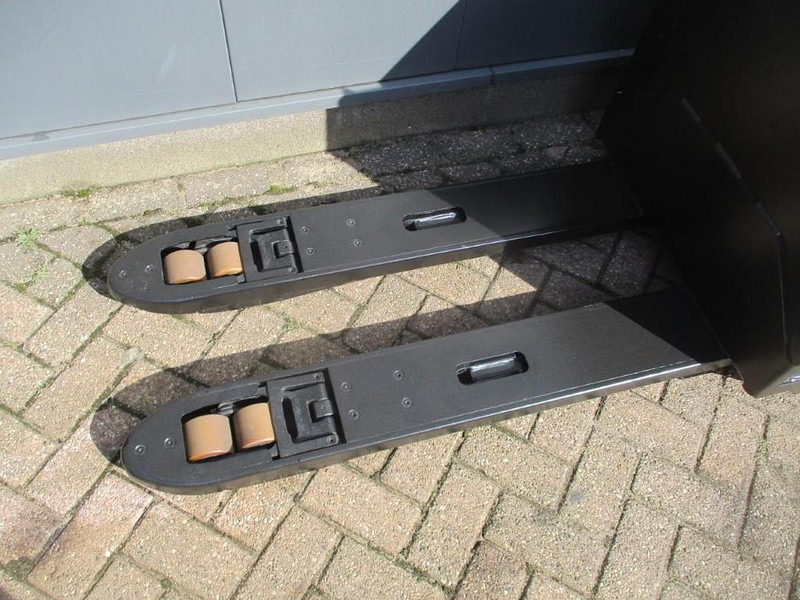 Toyota LPE200 - Kolica za palete: slika 4 Toyota LPE200 - Kolica za palete: slika 4