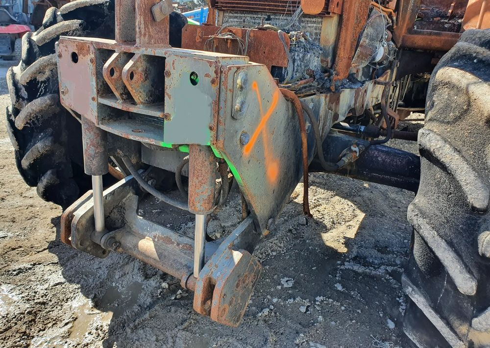 Claas Ares Renault 556 wał blok silnik głowica most zwolnica skrzynia - Menjač za Poljoprivredna mašina: slika 3 Claas Ares Renault 556 wał blok silnik głowica most zwolnica skrzynia - Menjač za Poljoprivredna mašina: slika 3