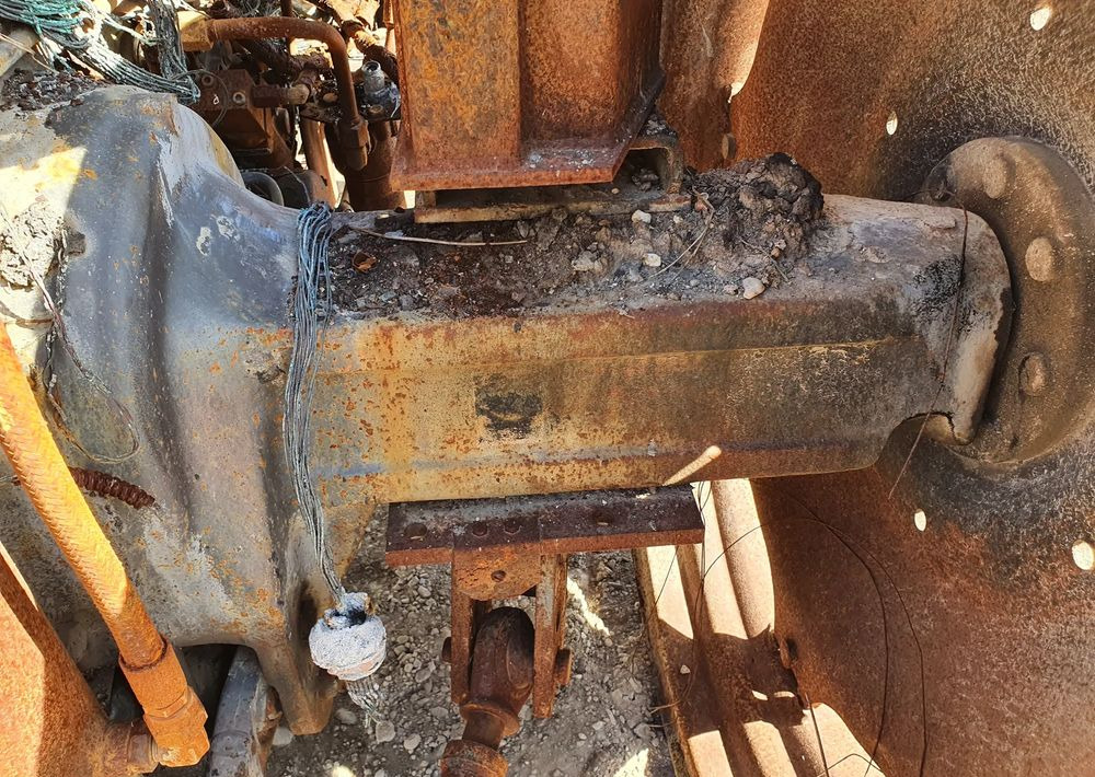 Claas Ares Renault 556 wał blok silnik głowica most zwolnica skrzynia - Menjač za Poljoprivredna mašina: slika 5 Claas Ares Renault 556 wał blok silnik głowica most zwolnica skrzynia - Menjač za Poljoprivredna mašina: slika 5