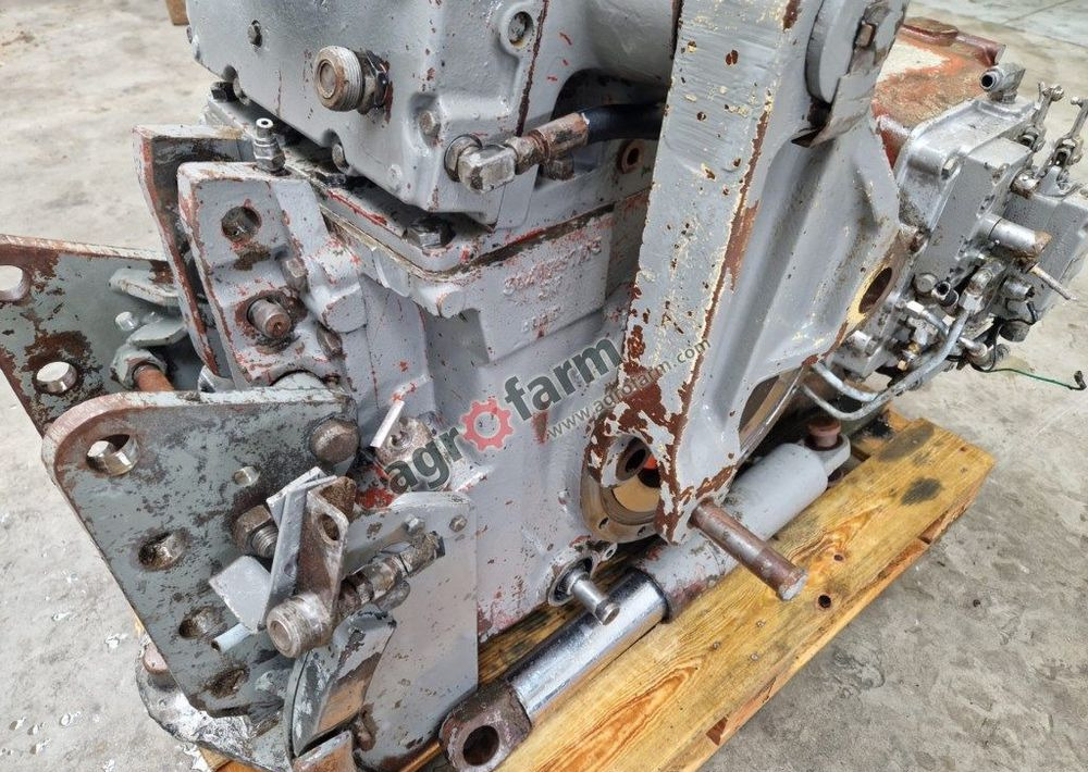 Tylny most Massey Ferguson 2640 - Transmisija: slika 2 Tylny most Massey Ferguson 2640 - Transmisija: slika 2