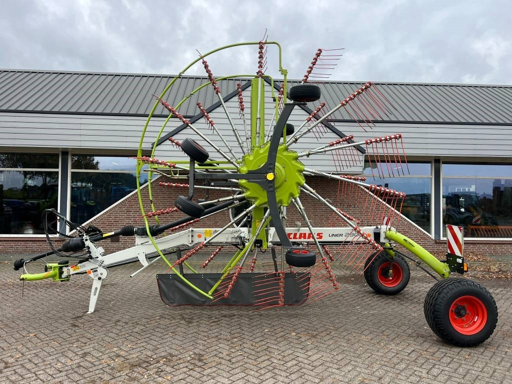 Claas Liner 2900 - Prevrtač/ Grabuljač: slika 2 Claas Liner 2900 - Prevrtač/ Grabuljač: slika 2