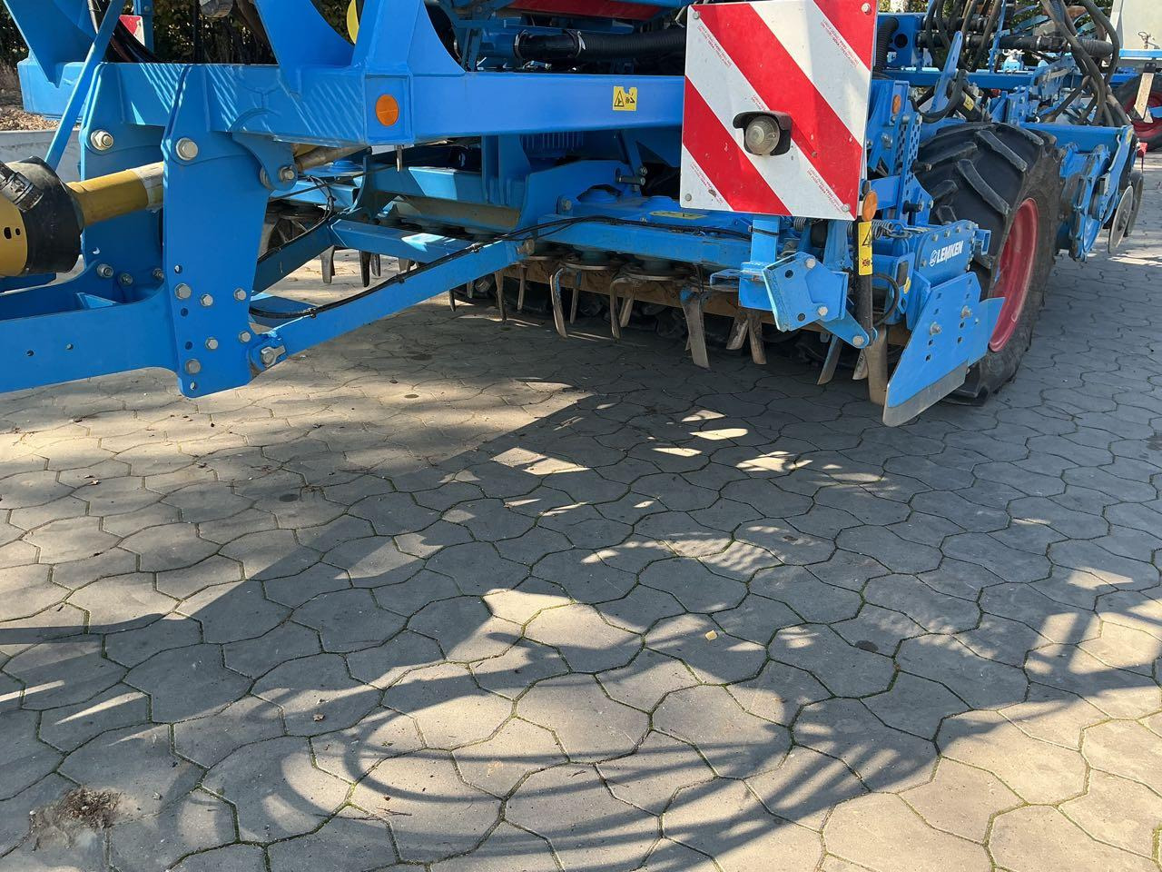 Lemken Compact Solitair 9/300 Z - Kombinovana mašina za setvu: slika 3 Lemken Compact Solitair 9/300 Z - Kombinovana mašina za setvu: slika 3