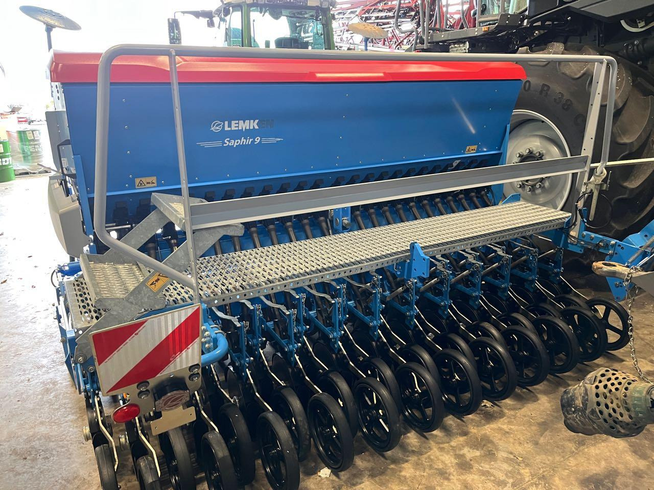 Lemken Zirkon 8/Saphir 9 - Kombinovana mašina za setvu: slika 4 Lemken Zirkon 8/Saphir 9 - Kombinovana mašina za setvu: slika 4