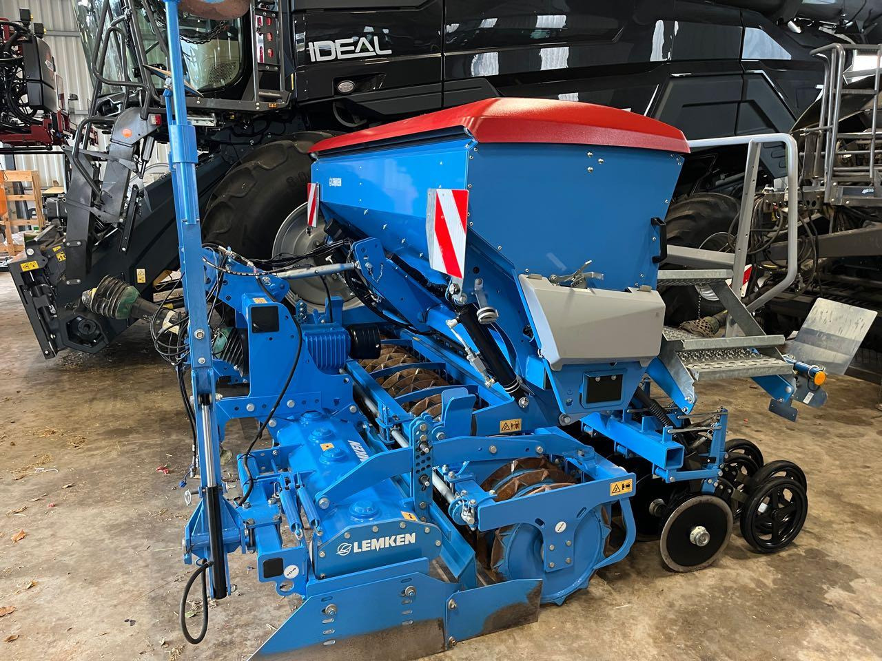 Lemken Zirkon 8/Saphir 9 - Kombinovana mašina za setvu: slika 2 Lemken Zirkon 8/Saphir 9 - Kombinovana mašina za setvu: slika 2