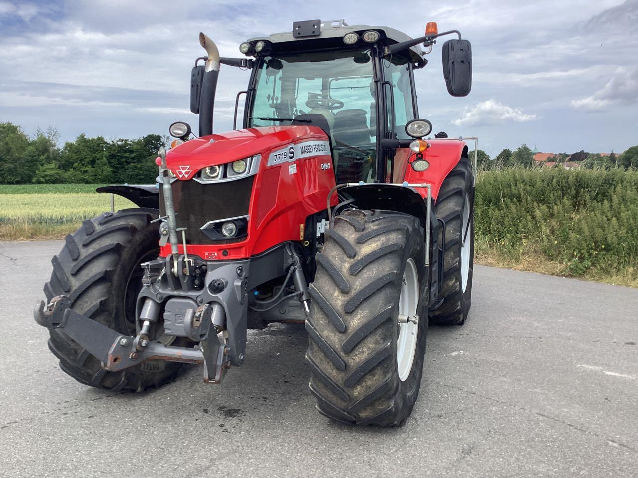 Massey Ferguson 7719 Exclusive Dyna VT - Traktor: slika 1 Massey Ferguson 7719 Exclusive Dyna VT - Traktor: slika 1