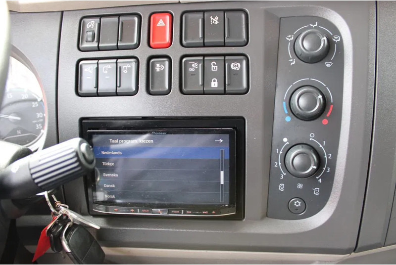 Kamion za prevoz stoke DAF LF 230 + EURO 6: slika 9 Kamion za prevoz stoke DAF LF 230 + EURO 6: slika 9