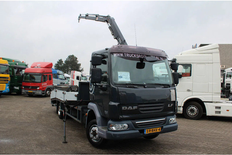 DAF LF 45.180 + FASSI F50 + 7.5T - Kamion sa dizalicom: slika 4 DAF LF 45.180 + FASSI F50 + 7.5T - Kamion sa dizalicom: slika 4