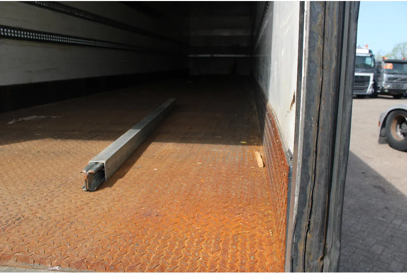 Poluprikolica sa zatvorenim sandukom Groenewegen 3x BPW +3 TONS lift: slika 10 Poluprikolica sa zatvorenim sandukom Groenewegen 3x BPW +3 TONS lift: slika 10