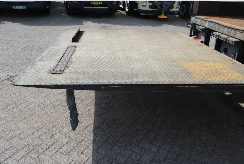 Poluprikolica sa zatvorenim sandukom Groenewegen 3x BPW +3 TONS lift: slika 12 Poluprikolica sa zatvorenim sandukom Groenewegen 3x BPW +3 TONS lift: slika 12