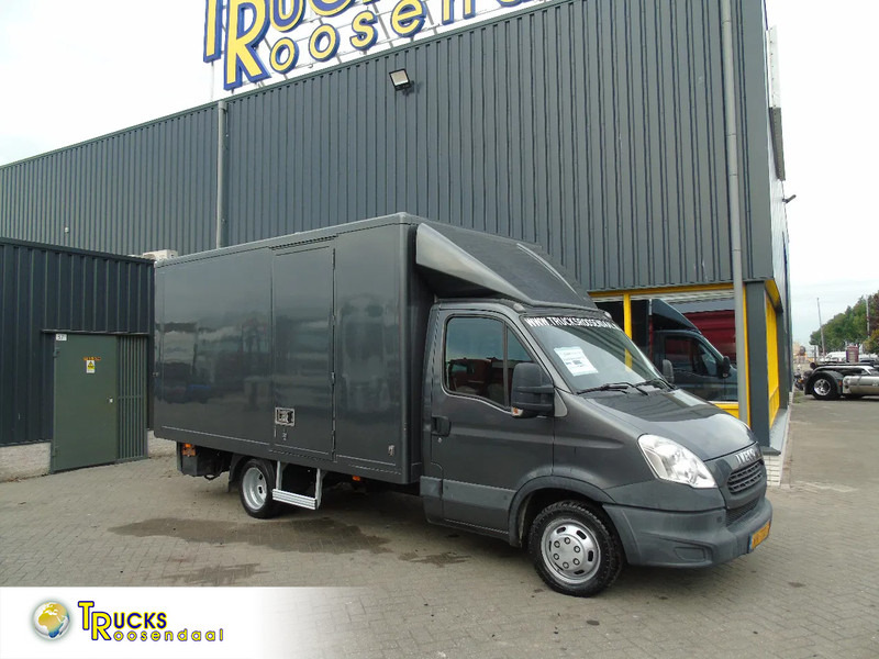 Iveco Daily 35C13 + LIFT + EURO 5 - Dostavno vozilo sa zatvorenim sandukom: slika 1 Iveco Daily 35C13 + LIFT + EURO 5 - Dostavno vozilo sa zatvorenim sandukom: slika 1