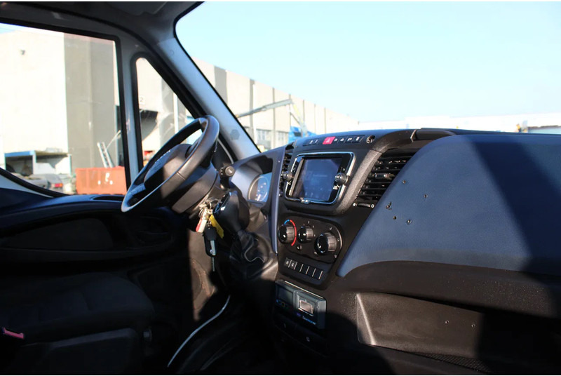 Interior photo 1: Dostavno vozilo hladnjača Iveco Daily 35S16 + CARRIER + FRC/ATP Interior photo 1: Dostavno vozilo hladnjača Iveco Daily 35S16 + CARRIER + FRC/ATP