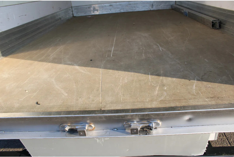 Dostavno vozilo hladnjača Iveco Daily 35S16 + CARRIER + FRC/ATP: slika 11 Dostavno vozilo hladnjača Iveco Daily 35S16 + CARRIER + FRC/ATP: slika 11