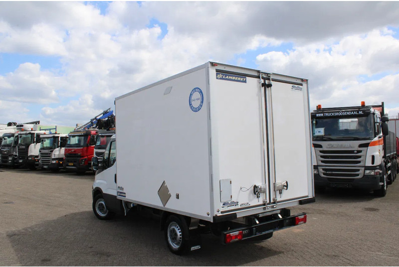 Iveco Daily 35S18 + carrier + electric + 3P - Dostavno vozilo hladnjača: slika 4 Iveco Daily 35S18 + carrier + electric + 3P - Dostavno vozilo hladnjača: slika 4