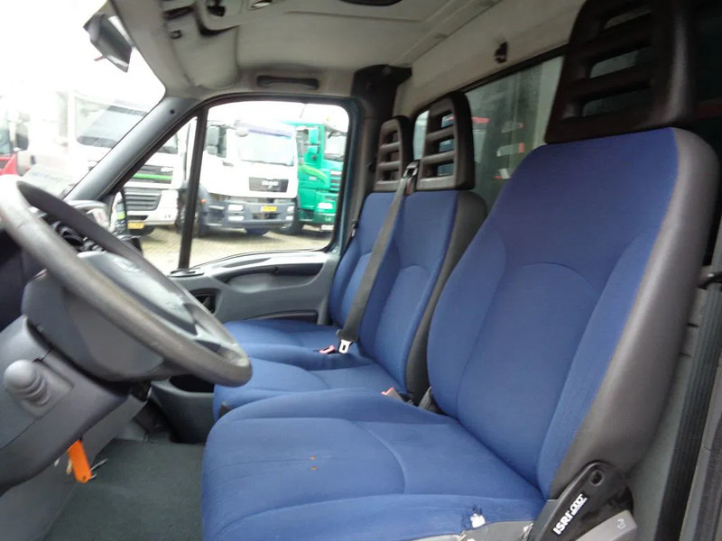 Iveco Daily 50c15 x+ Manual + Carrier + Flower transport + cooling/heating - Dostavno vozilo hladnjača: slika 4 Iveco Daily 50c15 x+ Manual + Carrier + Flower transport + cooling/heating - Dostavno vozilo hladnjača: slika 4