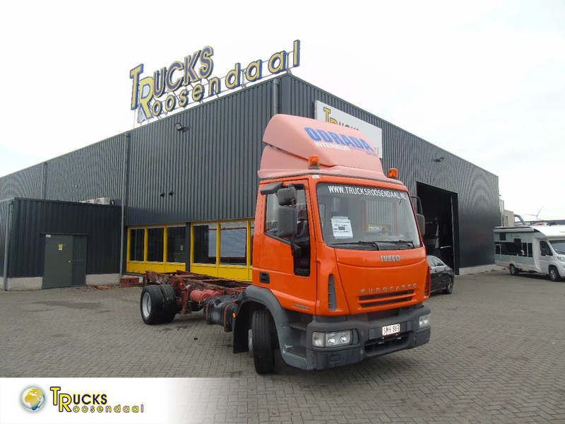 Iveco Eurocargo 120E18 + MANUAL - Kamion sa golom šasijom i zatvorenom kabinom: slika 1 Iveco Eurocargo 120E18 + MANUAL - Kamion sa golom šasijom i zatvorenom kabinom: slika 1