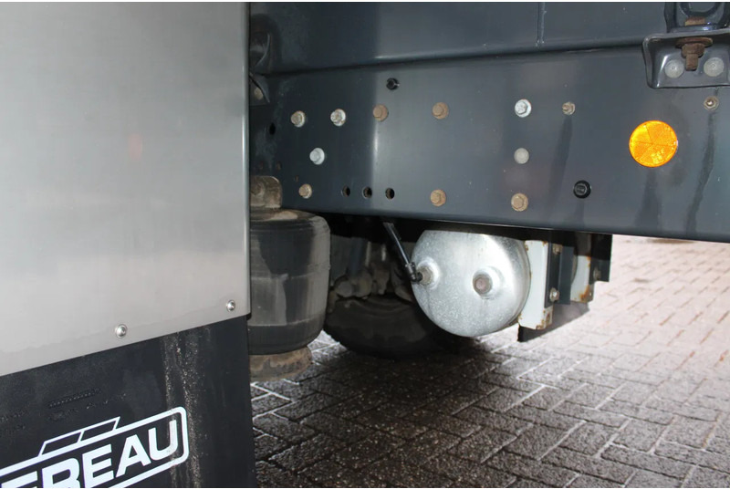 Hladnjača Iveco Eurocargo 140e22 + EURO 6 + LOW KM + chereau: slika 16