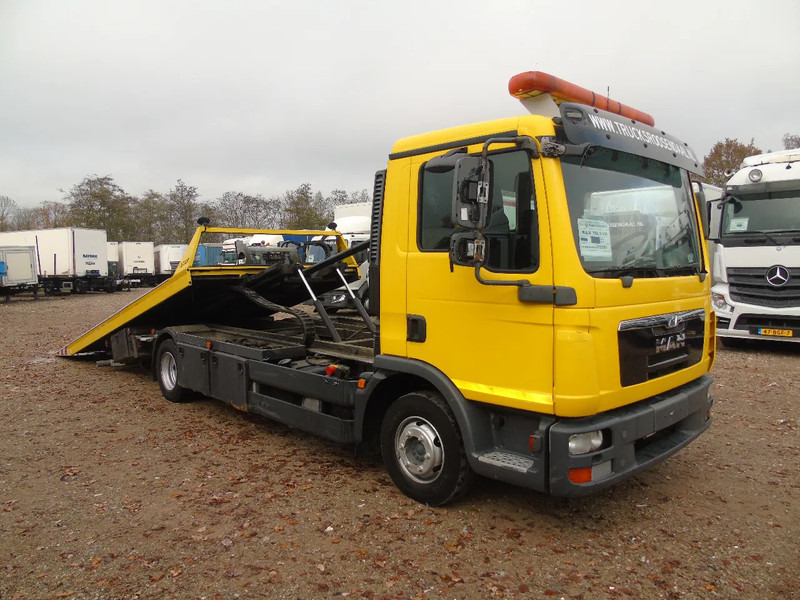 MAN TGL 8.180 + winch + MANUAL + EURO 5 + system working + platform 6 meter - Kamion za prevoz automobila: slika 2 MAN TGL 8.180 + winch + MANUAL + EURO 5 + system working + platform 6 meter - Kamion za prevoz automobila: slika 2