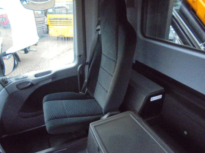 Mercedes-Benz Actros 1846 + Euro 5 + EFFER 250 Crane + REMOTE - Kamion sa dizalicom: slika 4 Mercedes-Benz Actros 1846 + Euro 5 + EFFER 250 Crane + REMOTE - Kamion sa dizalicom: slika 4