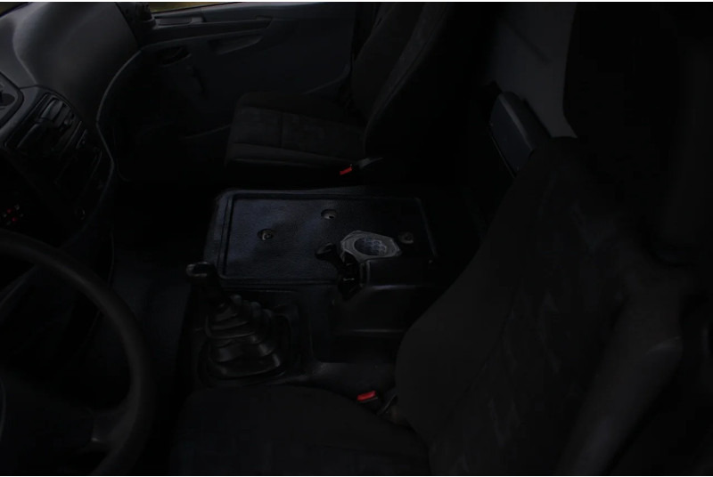 Kamion sa zatvorenim sandukom Mercedes-Benz Atego 1218 + EURO 5 + manual: slika 18