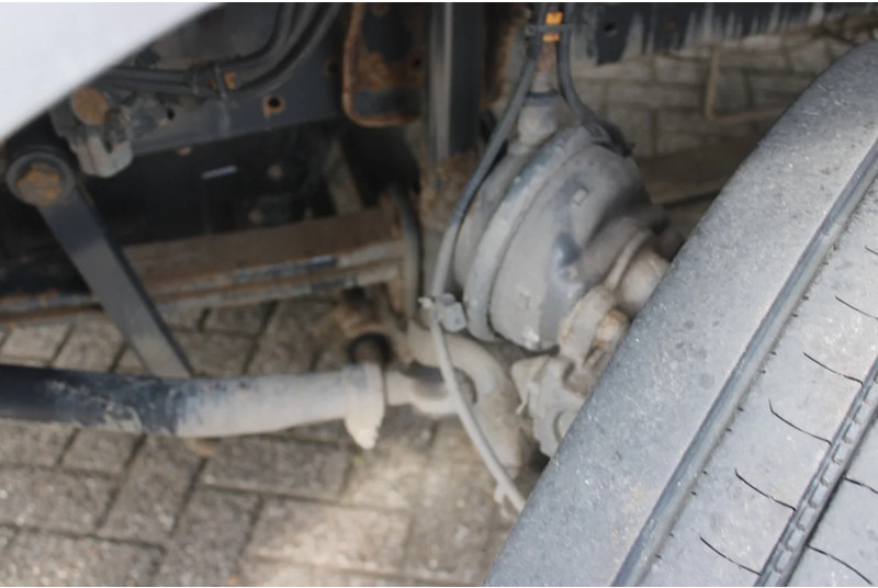 Kamion sa zatvorenim sandukom Mercedes-Benz Atego 1218 + EURO 5 + manual: slika 17