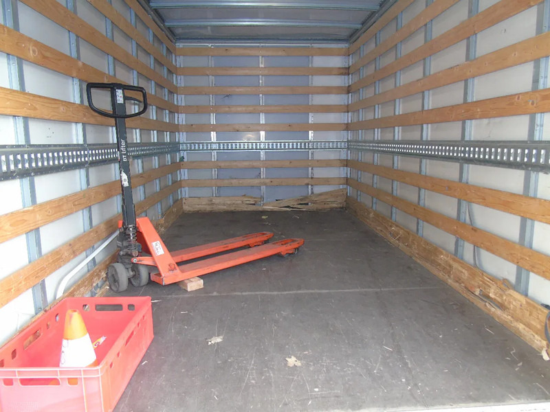 Mercedes-Benz Sprinter 314 + lift - Dostavno vozilo sa zatvorenim sandukom: slika 4 Mercedes-Benz Sprinter 314 + lift - Dostavno vozilo sa zatvorenim sandukom: slika 4