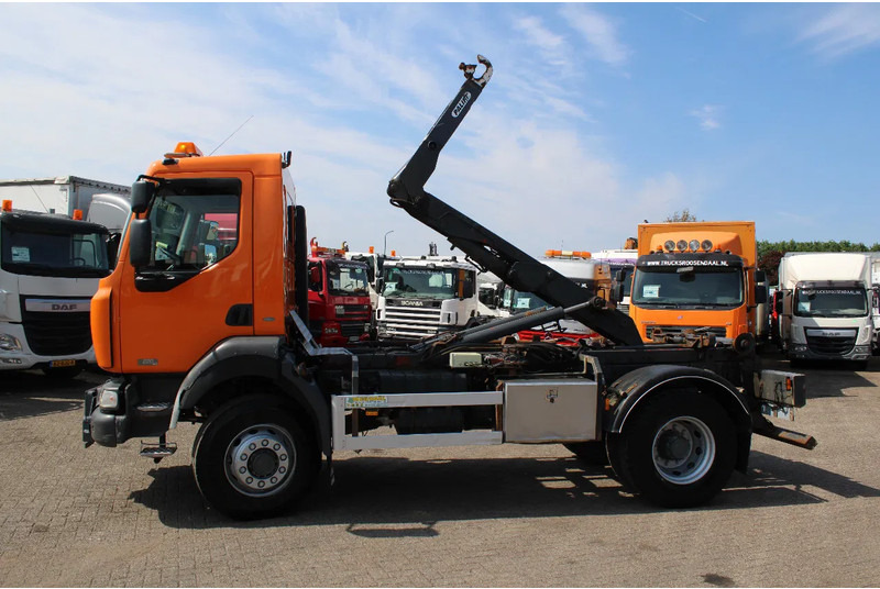 Renault Midliner 220 DCI + 4X4 + MANUAL + HOOK - Kamion sa hidrauličnom kukom: slika 2 Renault Midliner 220 DCI + 4X4 + MANUAL + HOOK - Kamion sa hidrauličnom kukom: slika 2