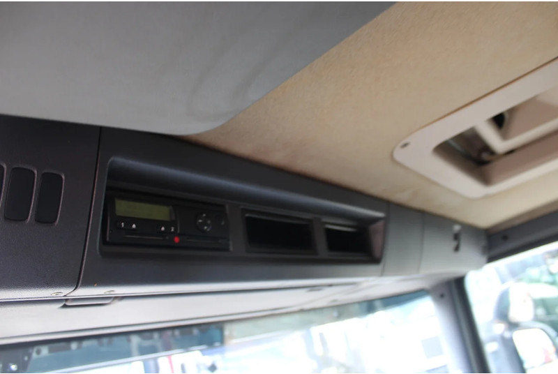 Kamion sa golom šasijom i zatvorenom kabinom Scania P250 + EURO 6: slika 19