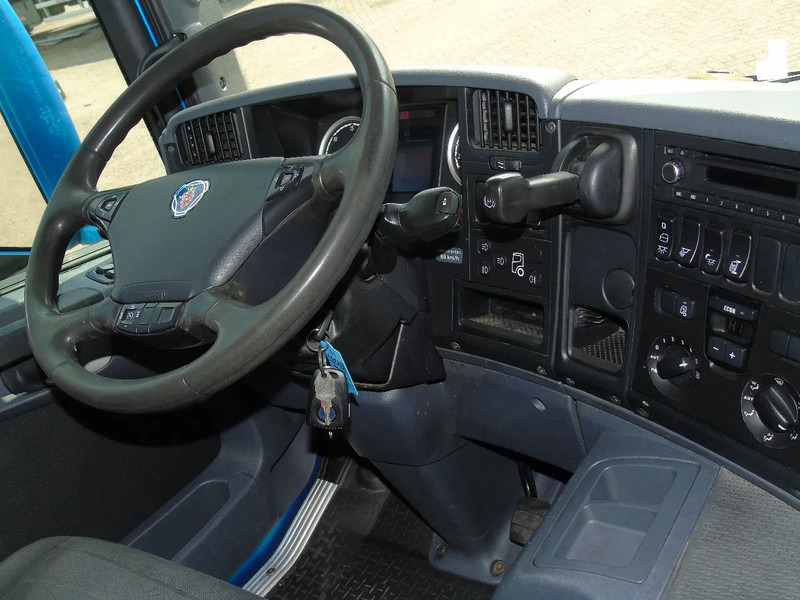 Scania P250 + EURO 6 + LIFT - Kamion sa zatvorenim sandukom: slika 4 Scania P250 + EURO 6 + LIFT - Kamion sa zatvorenim sandukom: slika 4