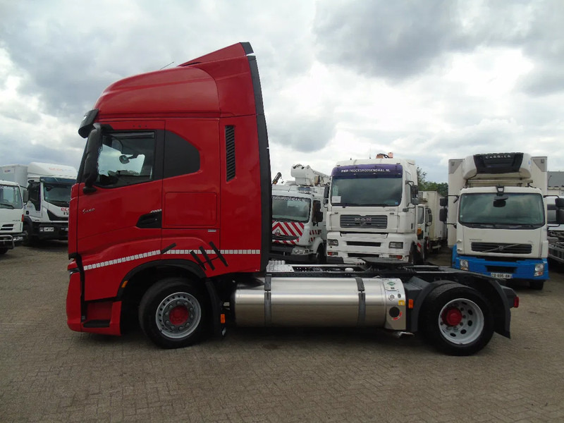 Iveco S-WAY 460 + LNG + 10 PIECES IN STOCK - Tegljač: slika 4 Iveco S-WAY 460 + LNG + 10 PIECES IN STOCK - Tegljač: slika 4