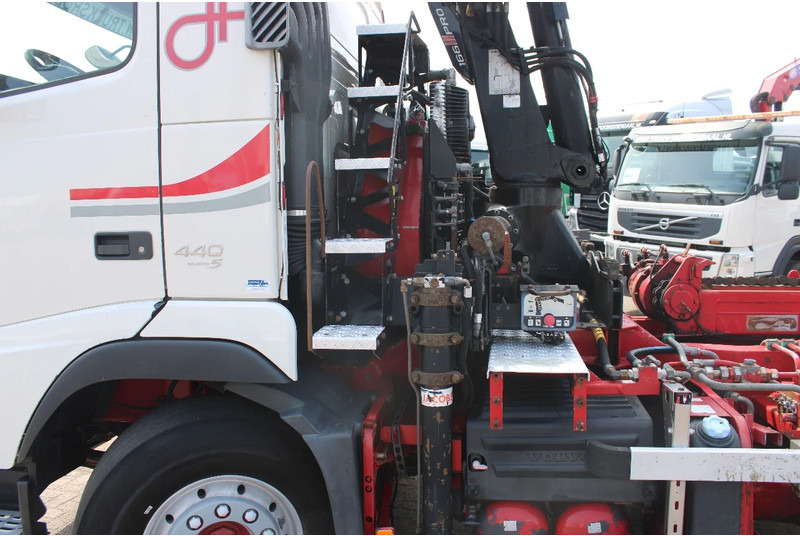 Kamion sa dizalicom Volvo FH 12.440 +6X4+ HIAB 166E3 PRO + EURO 5 + MANUAL: slika 10 Kamion sa dizalicom Volvo FH 12.440 +6X4+ HIAB 166E3 PRO + EURO 5 + MANUAL: slika 10