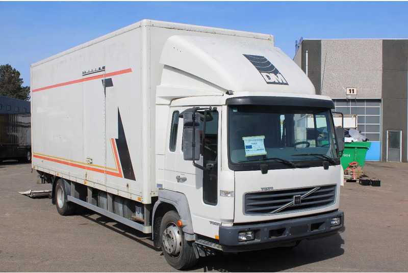 Volvo FL 6.250 +EURO 2 + MANUAL + LIFT - Kamion sa zatvorenim sandukom: slika 2 Volvo FL 6.250 +EURO 2 + MANUAL + LIFT - Kamion sa zatvorenim sandukom: slika 2