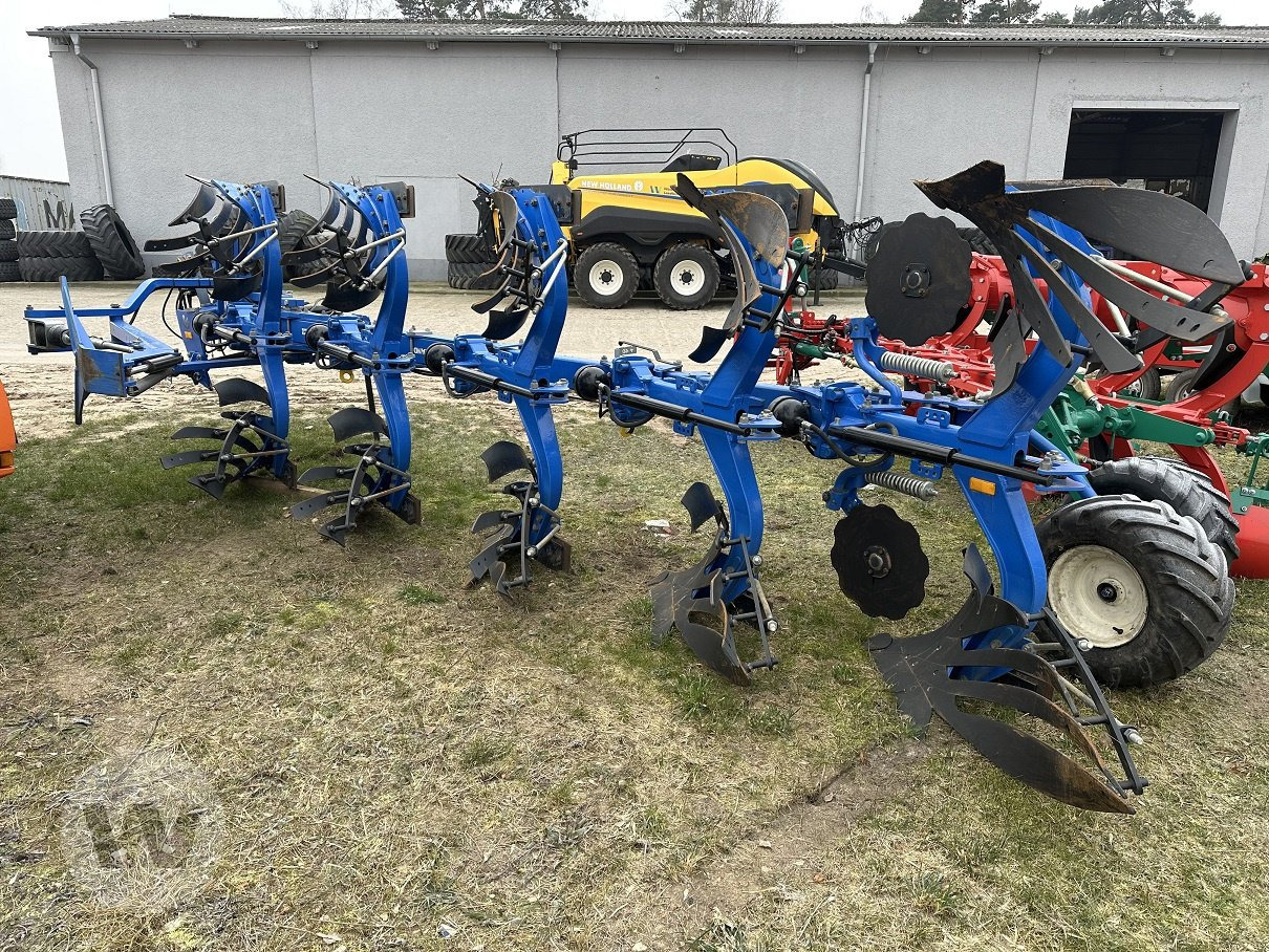 New Holland PHVH 4+1 - Plug: slika 2 New Holland PHVH 4+1 - Plug: slika 2
