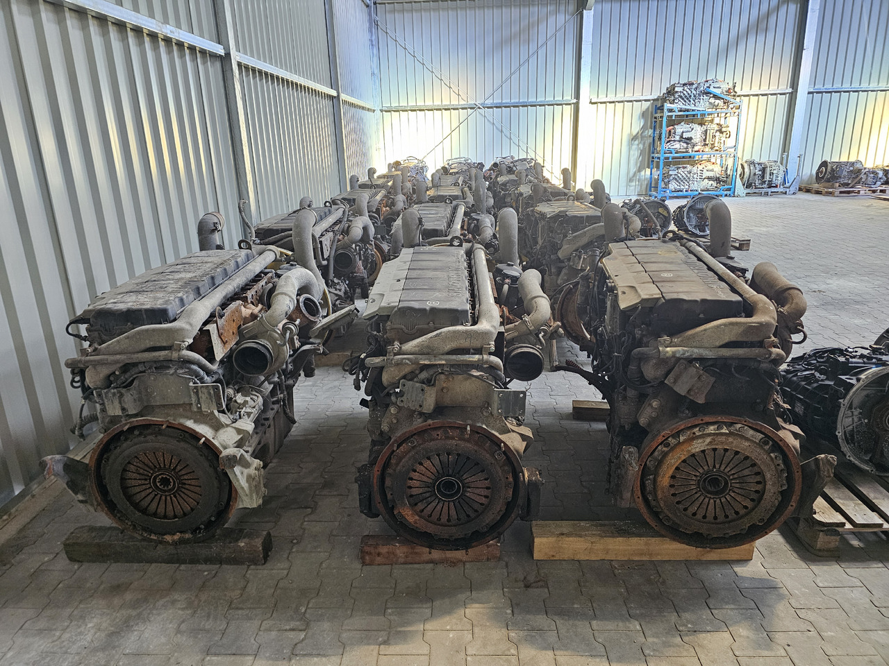 Motor MAN D2676 LF12 LF13 LF06 / SINOTRUK MC13.54-40 / ENGINE 12,4 LITRE: slika 7 Motor MAN D2676 LF12 LF13 LF06 / SINOTRUK MC13.54-40 / ENGINE 12,4 LITRE: slika 7