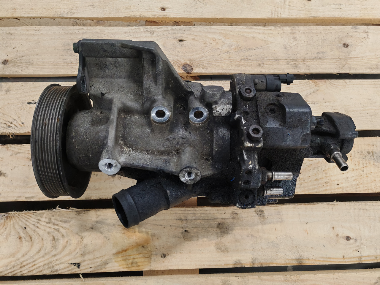 MAN TGS TGX EURO 6 / D2676LF / BOSCH FUEL PUMP / 51111037858 - Pumpa za gorivo: slika 2 MAN TGS TGX EURO 6 / D2676LF / BOSCH FUEL PUMP / 51111037858 - Pumpa za gorivo: slika 2