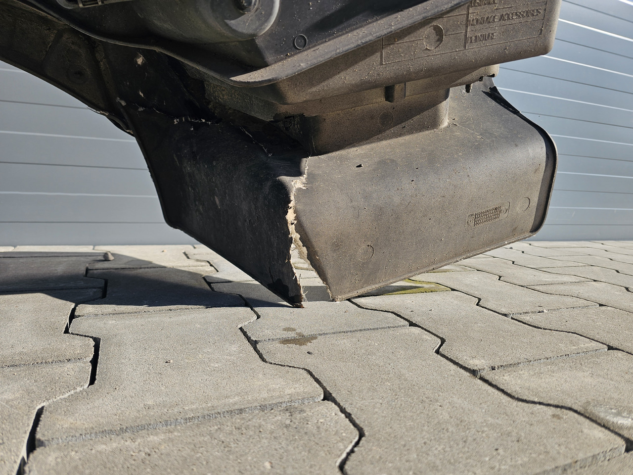 RENAULT RANGE T / HIGH CAB / LEFT FOOTSTEP / 82244459 - Prag: slika 5 RENAULT RANGE T / HIGH CAB / LEFT FOOTSTEP / 82244459 - Prag: slika 5