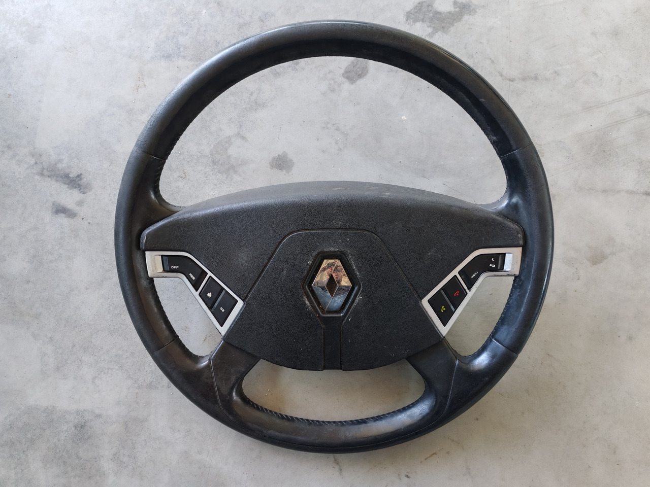 RENAULT RANGE T / STEERING WHEEL / 7484519945 - Volan: slika 1 RENAULT RANGE T / STEERING WHEEL / 7484519945 - Volan: slika 1